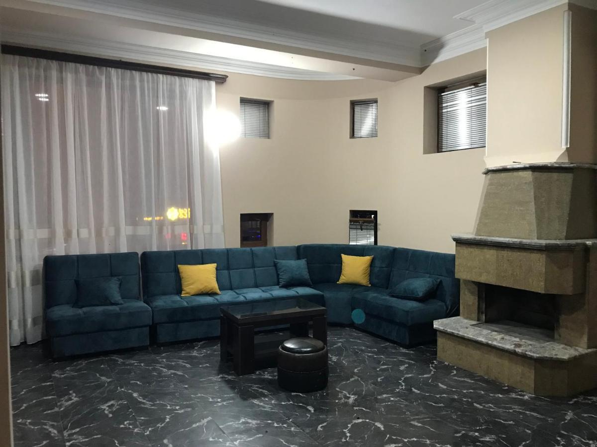 Hotel Rostus Tbilisi Esterno foto