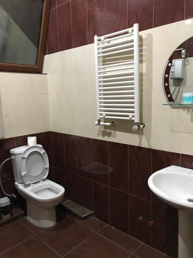 Hotel Rostus Tbilisi Esterno foto