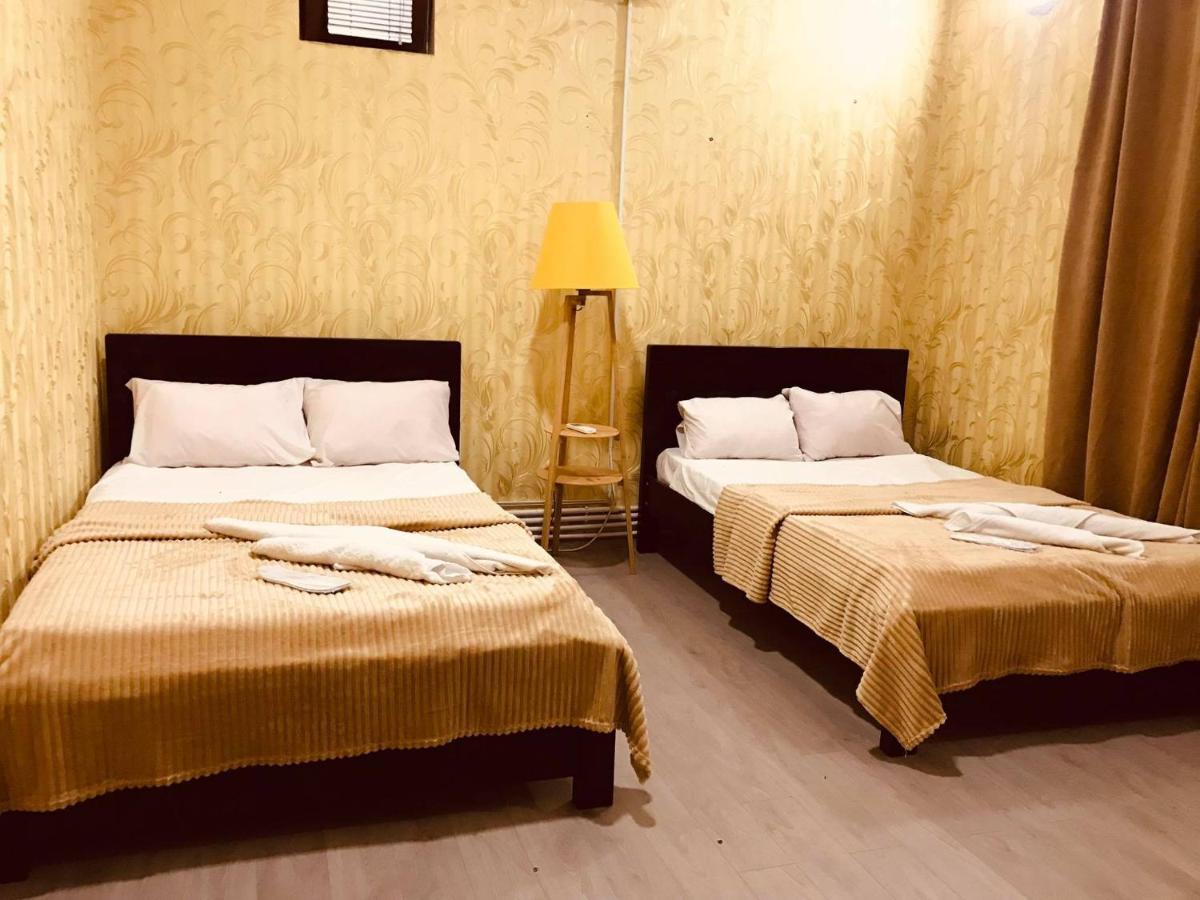 Hotel Rostus Tbilisi Esterno foto